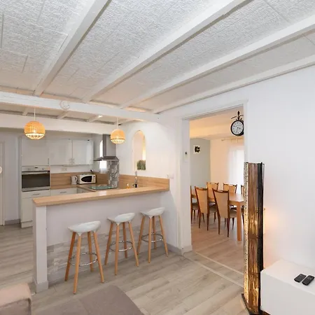 Casa vacanze Maison 8 Pers - 8min - Parc Expo- Arena-centre *